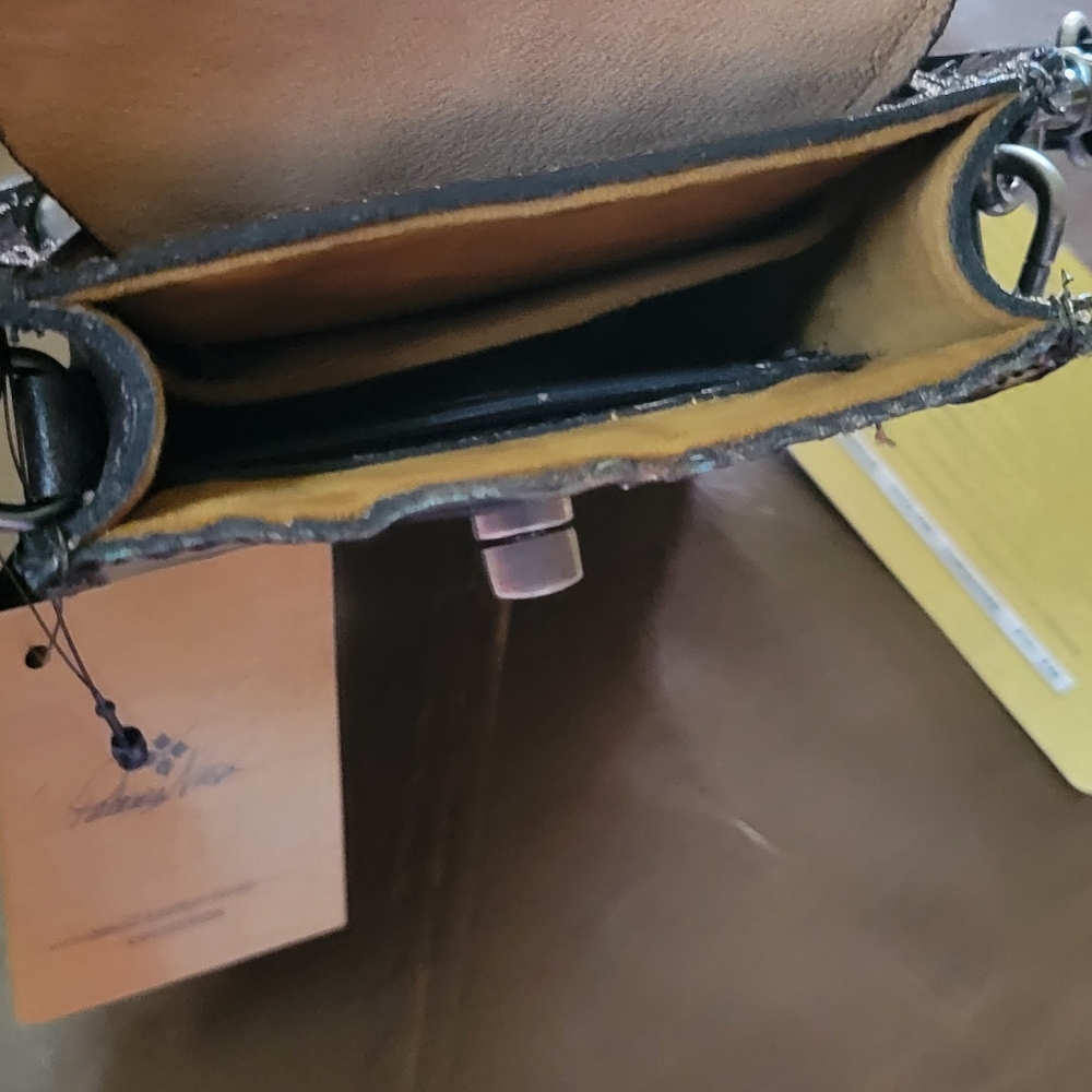 Patricia Nash Crossbody Phone Case/Wallet - Picture 3 of 5